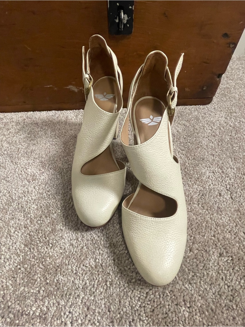 FORTRESS OF INCA Cream Leather Cutout Slingback Heels